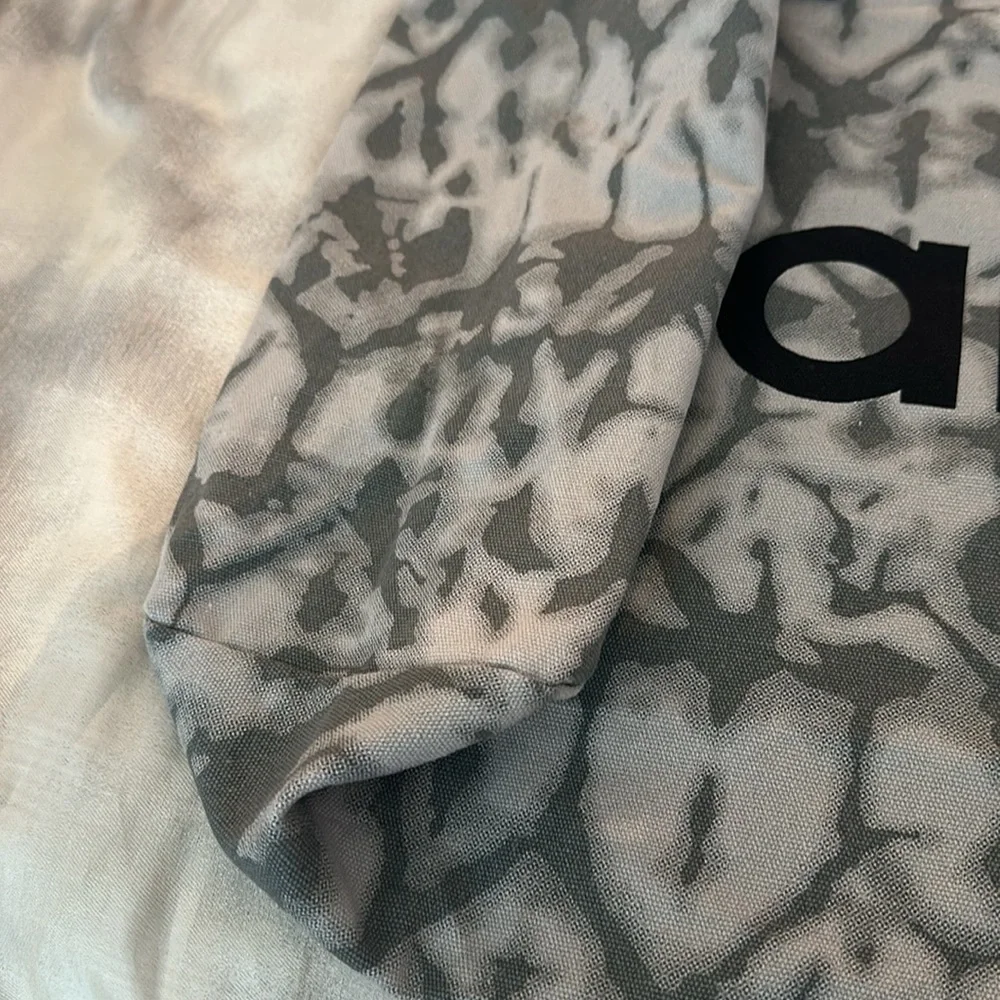 ALO = Air, Land & Ocean. Carry-it-all Tie Dye Shopper - Picture 8 of 8
